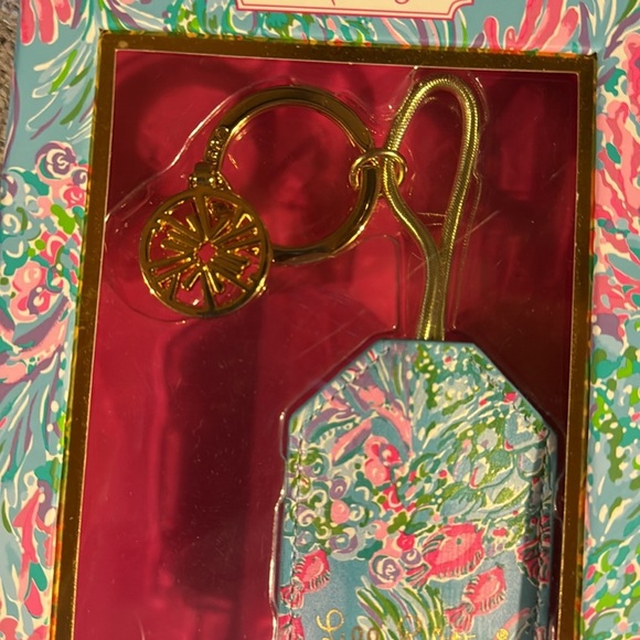 Lily Pulitzer Charging Tag - Never gave Zero battery and no charger again! - Picture 3 of 4